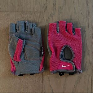 Nike Womens Gray and Pink Training Gloves